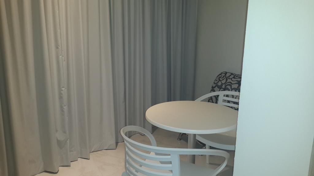 We Hotel Acapulco Bilik gambar