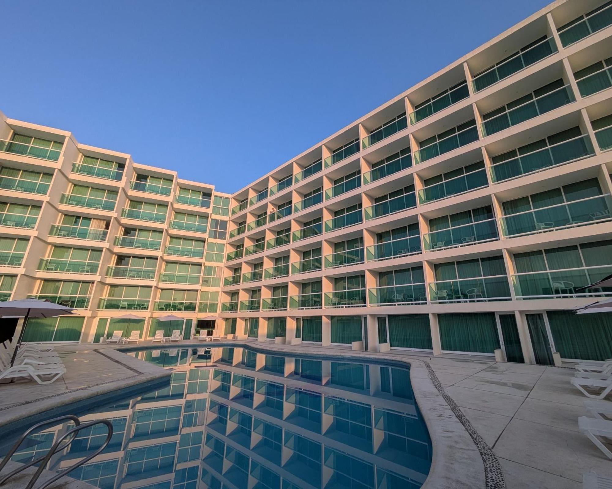 We Hotel Acapulco Luaran gambar